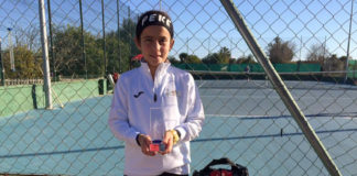 Cristina Mateos 'PEKE', con el trofeo de Subcampeona de la categoría superior Infantil en Utrera.