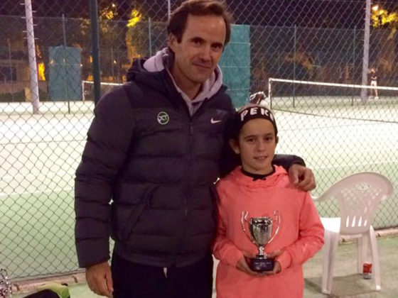 PEKE recibe en Jerez el último trofeo de Campeona en su etapa de Benjamín.