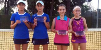 Las campeonas Laura-Carolina y las subcampeonas Sandra-PEKE.